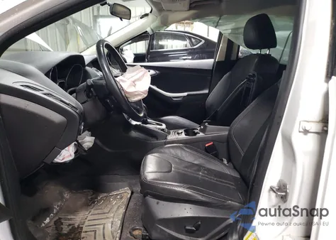 2013 Ford Focus Se z USA, uszkodzony, nr VIN 1FADP3F26DL241675